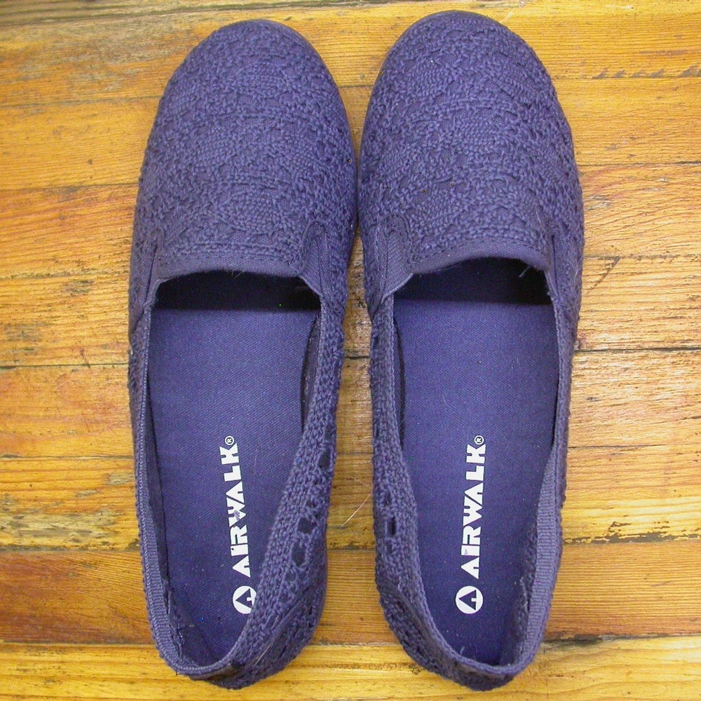 AIRWALK BLUE LACE SLIP ONS SIZE 8